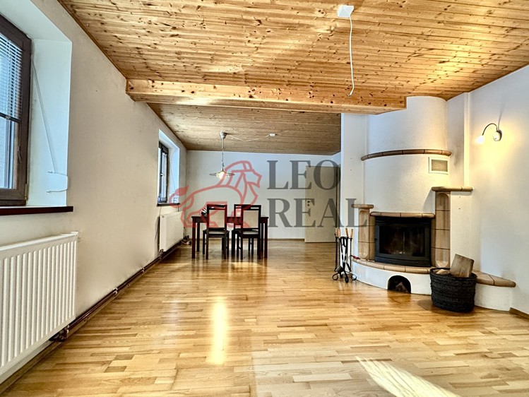 Prodej rodinného domu 250 m², pozemek 14 714 m² - foto 5