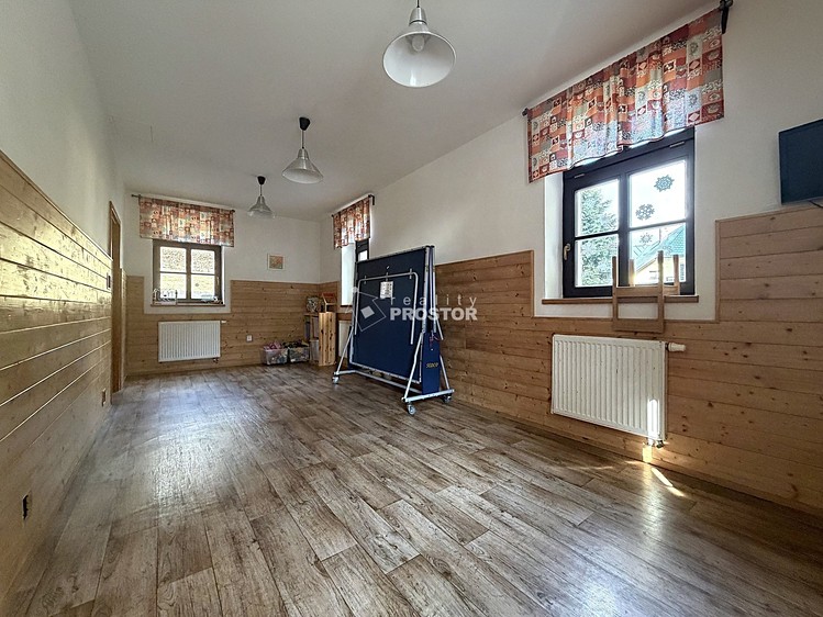 Prodej vícegeneračního domu 520 m², pozemek 1 794 m² - foto 4