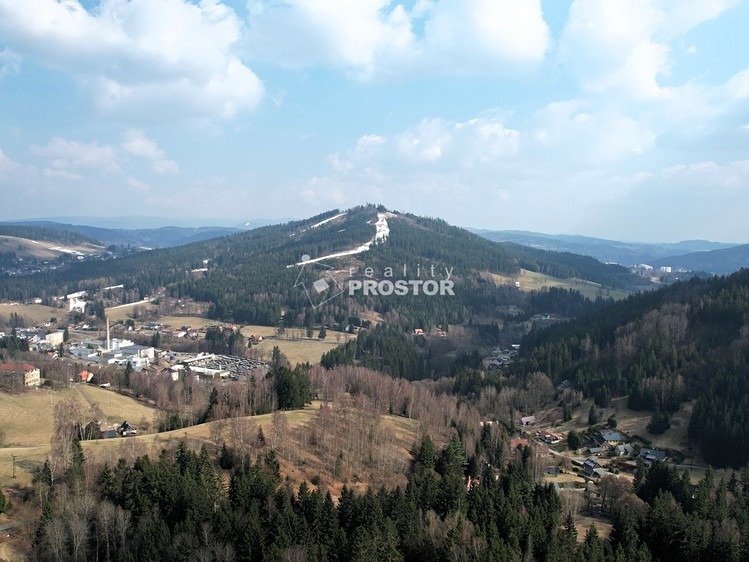 Prodej vícegeneračního domu 520 m², pozemek 1 794 m² - foto 2