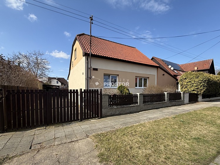 Prodej rodinného domu 130 m², pozemek 453 m² - foto 3
