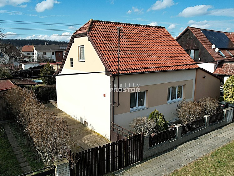 Prodej rodinného domu 130 m², pozemek 453 m² - foto 1