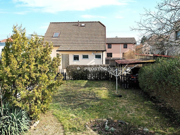 Prodej rodinného domu 130 m², pozemek 453 m² - foto 2