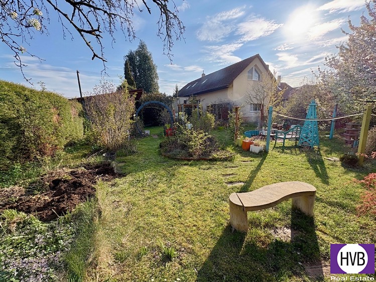 Prodej rodinného domu 150 m², pozemek 690 m² - foto 2