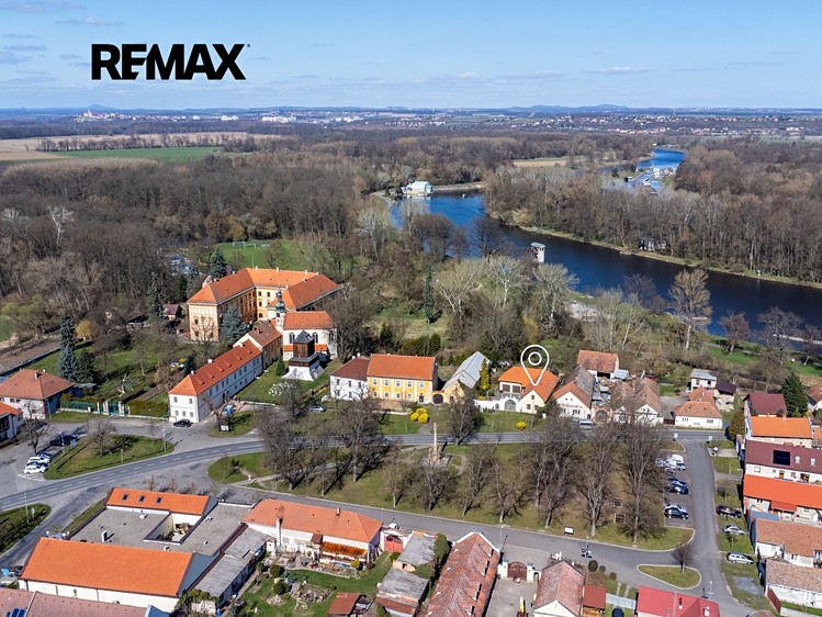 Prodej rodinného domu 299 m², pozemek 1 485 m² - foto 1