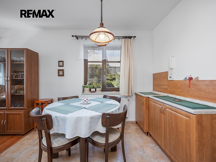 Prodej rodinného domu 299 m², pozemek 1 485 m² - foto 5