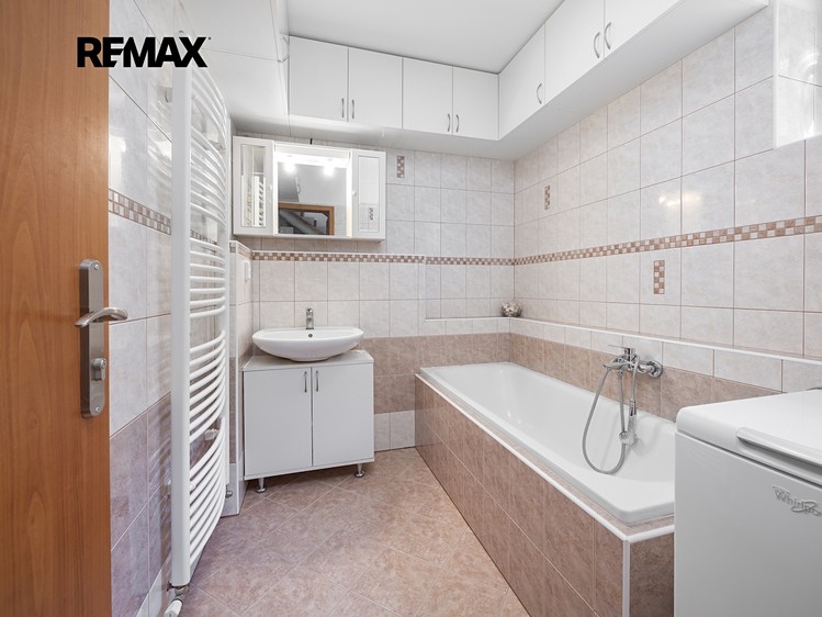 Prodej rodinného domu 299 m², pozemek 1 485 m² - foto 8