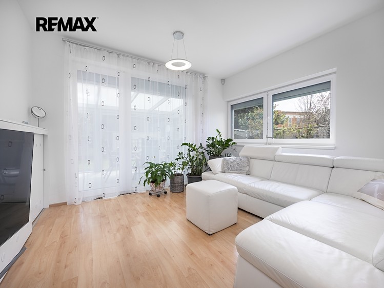 Prodej vícegeneračního domu 156 m², pozemek 495 m² - foto 2