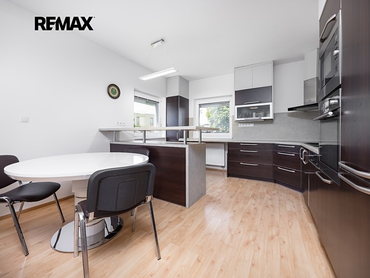 Prodej vícegeneračního domu 156 m², pozemek 495 m² - foto 3