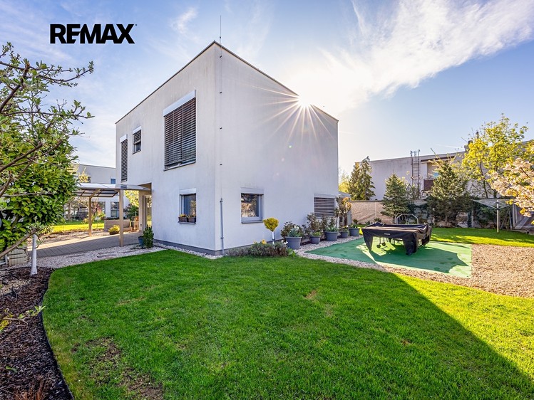 Prodej vícegeneračního domu 156 m², pozemek 495 m² - foto 1