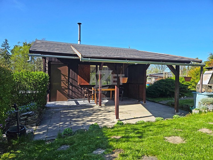 Prodej chaty 24 m², pozemek 350 m² - foto 1
