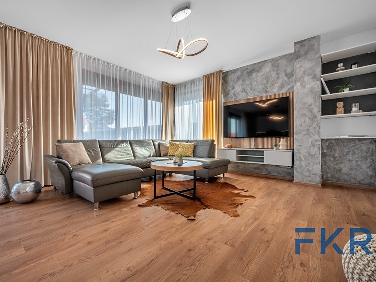Prodej rodinného domu 143 m², pozemek 389 m² - foto 4