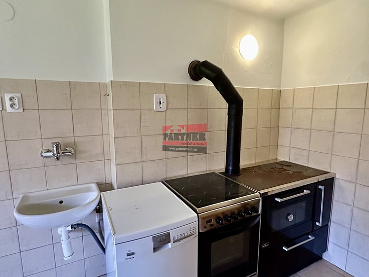 Prodej rodinného domu 110 m², pozemek 8 696 m² - foto 5