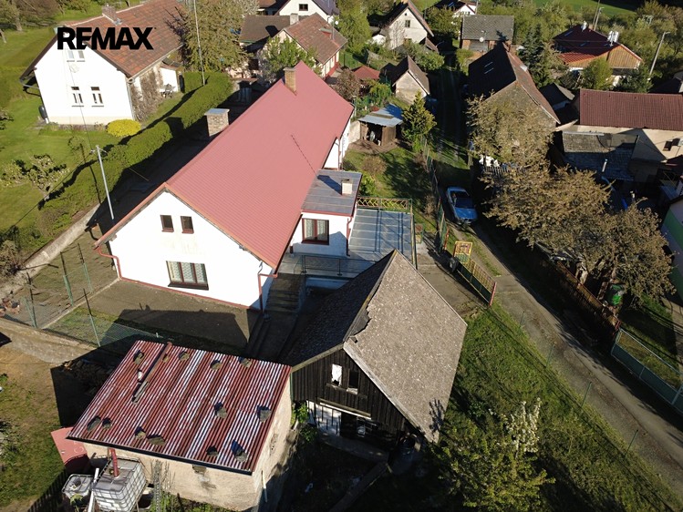 Prodej rodinného domu 144 m², pozemek 822 m² - foto 4