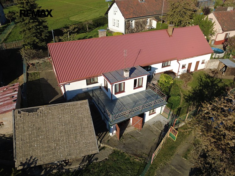 Prodej rodinného domu 144 m², pozemek 822 m² - foto 1
