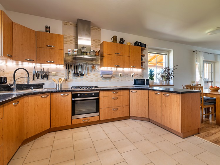 Prodej  rodinného domu 282 m², pozemek 1 050 m² - foto 7