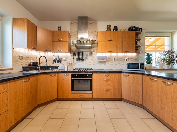 Prodej  rodinného domu 282 m², pozemek 1 050 m² - foto 8