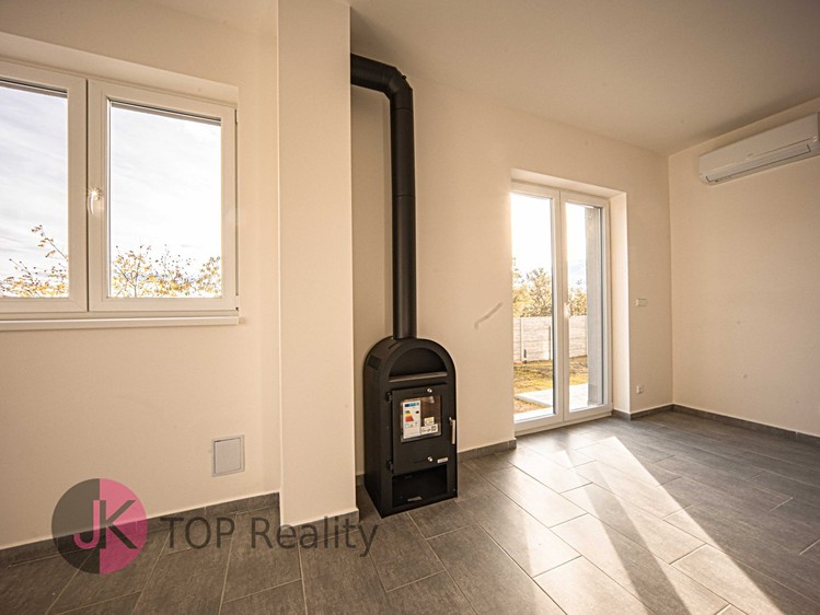Prodej rodinného domu 100 m², pozemek 157 m² - foto 2