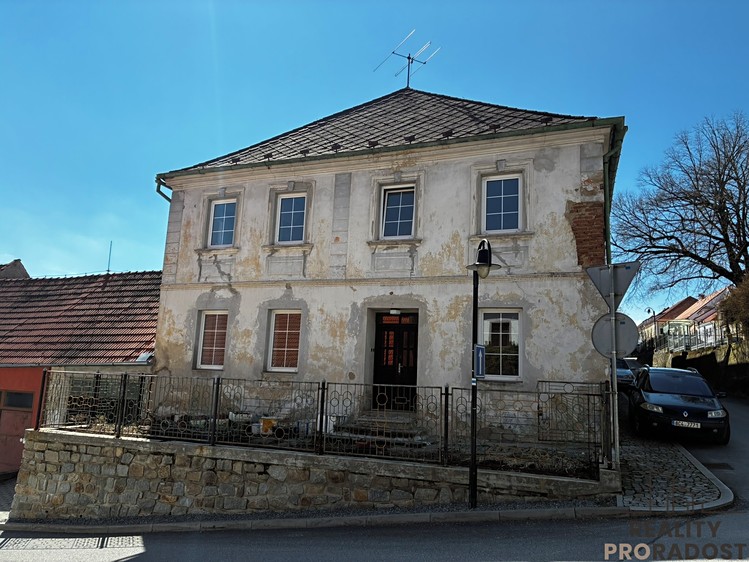 Prodej rodinného domu 250 m², pozemek 176 m² - foto 3