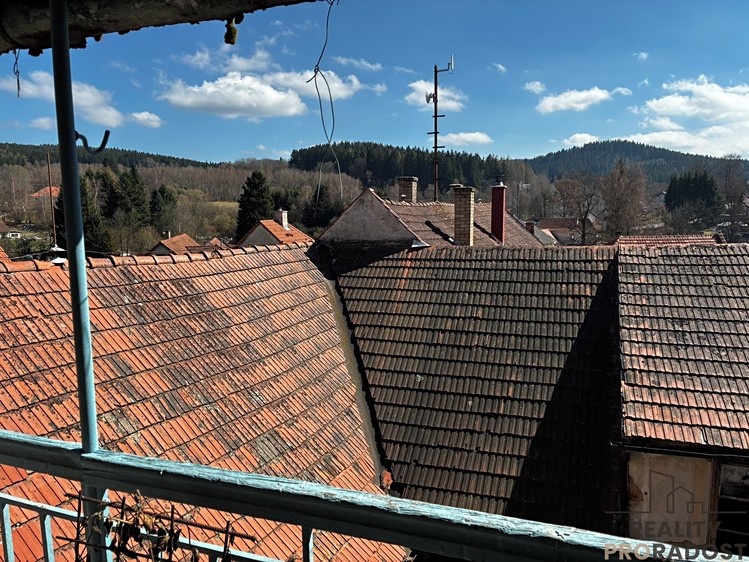 Prodej rodinného domu 250 m², pozemek 176 m² - foto 4