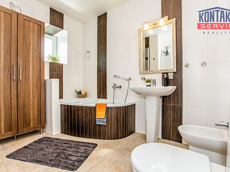 Prodej rodinného domu 160 m², pozemek 1 633 m² - foto 7