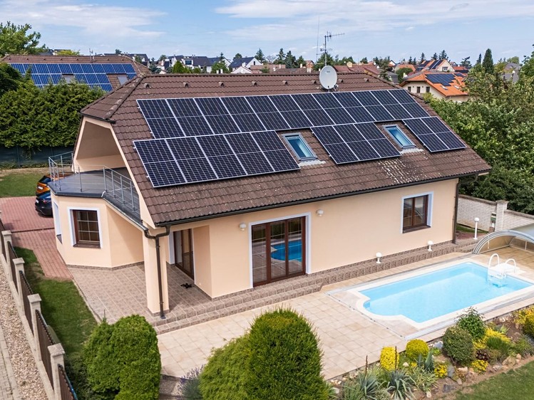 Prodej rodinného domu 350 m², pozemek 814 m² - foto 2