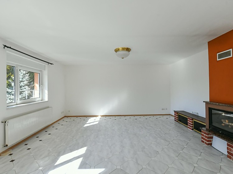 Prodej rodinného domu 400 m², pozemek 1 400 m² - foto 3