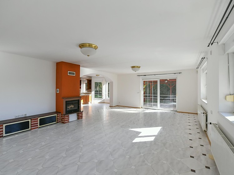 Prodej rodinného domu 400 m², pozemek 1 400 m² - foto 4