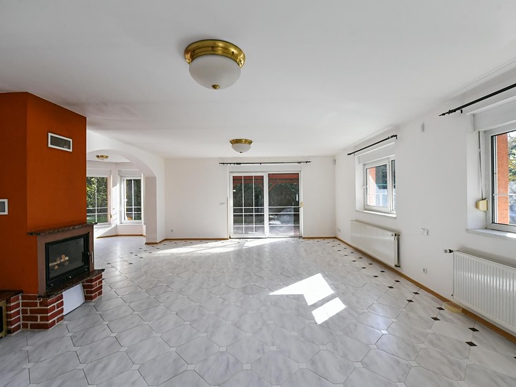 Prodej rodinného domu 400 m², pozemek 1 400 m² - foto 5