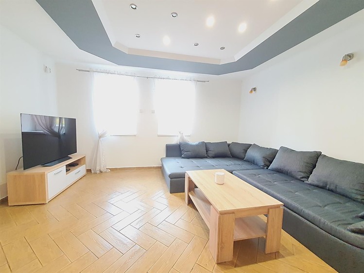 Prodej rodinného domu 250 m², pozemek 2 324 m² - foto 5