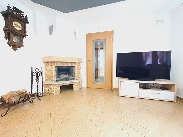 Prodej rodinného domu 250 m², pozemek 2 324 m² - foto 7