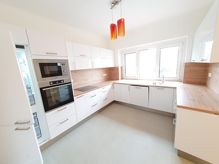 Prodej rodinného domu 100 m², pozemek 146 m² - foto 2