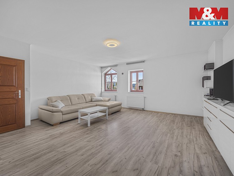 Prodej rodinného domu 194 m², pozemek 452 m² - foto 6