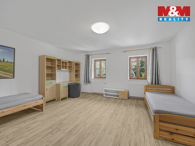 Prodej rodinného domu 194 m², pozemek 452 m² - foto 8