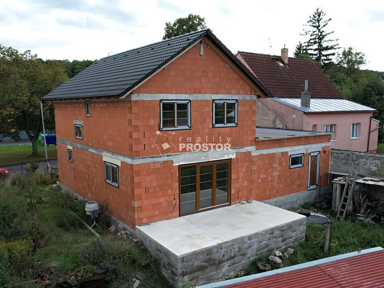 Prodej rodinného domu 163 m², pozemek 347 m² - foto 1