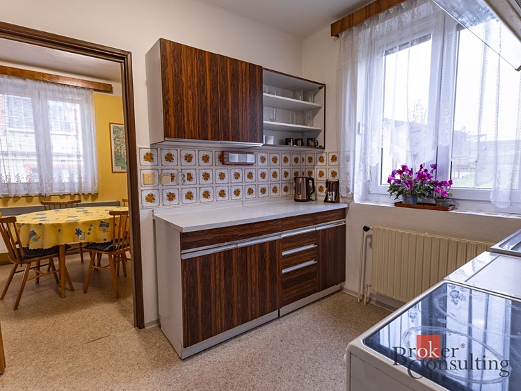 Prodej  rodinného domu 187 m², pozemek 762 m² - foto 6