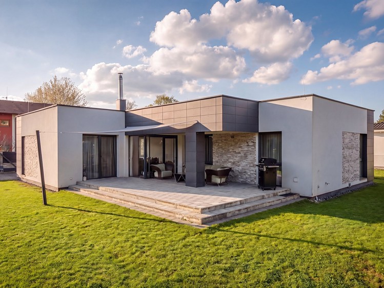 Prodej rodinného domu 130 m², pozemek 951 m² - foto 1
