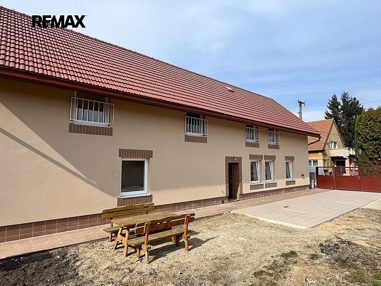 Prodej  rodinného domu 235 m², pozemek 380 m² - foto 3