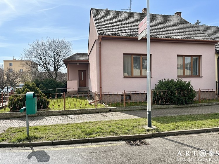 Prodej rodinného domu 110 m², pozemek 447 m² - foto 2