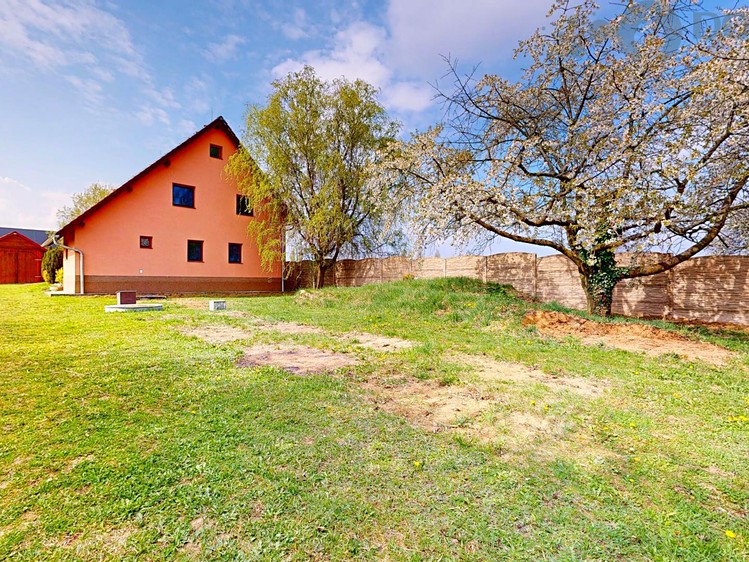 Prodej rodinného domu 195 m², pozemek 1 845 m² - foto 4