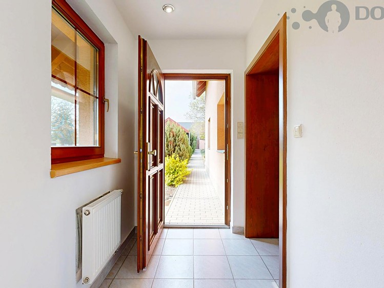 Prodej rodinného domu 195 m², pozemek 1 845 m² - foto 6