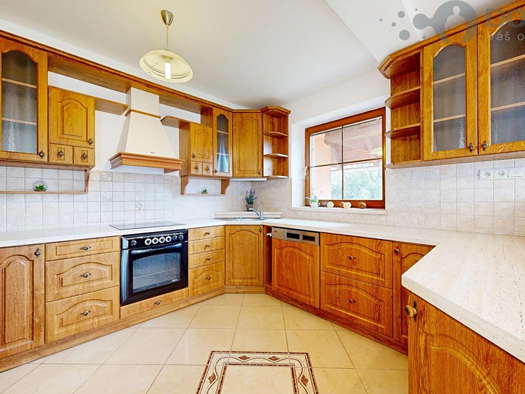 Prodej rodinného domu 195 m², pozemek 1 845 m² - foto 8