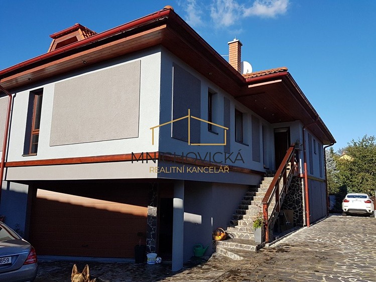Prodej rodinného domu 521 m², pozemek 792 m² - foto 2