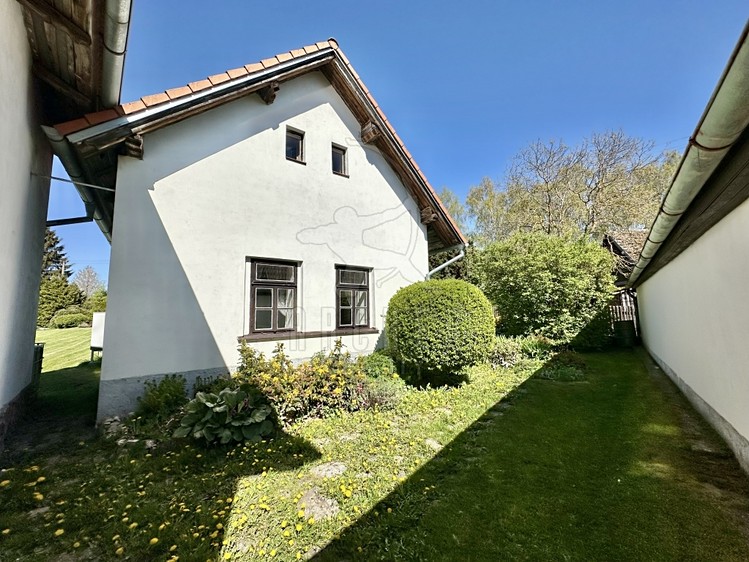 Prodej rodinného domu 135 m², pozemek 1 670 m² - foto 2