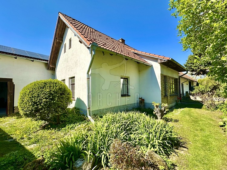 Prodej rodinného domu 135 m², pozemek 1 670 m² - foto 1
