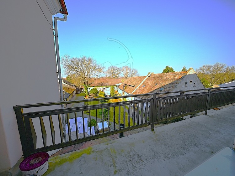 Prodej rodinného domu 454 m², pozemek 164 m² - foto 1