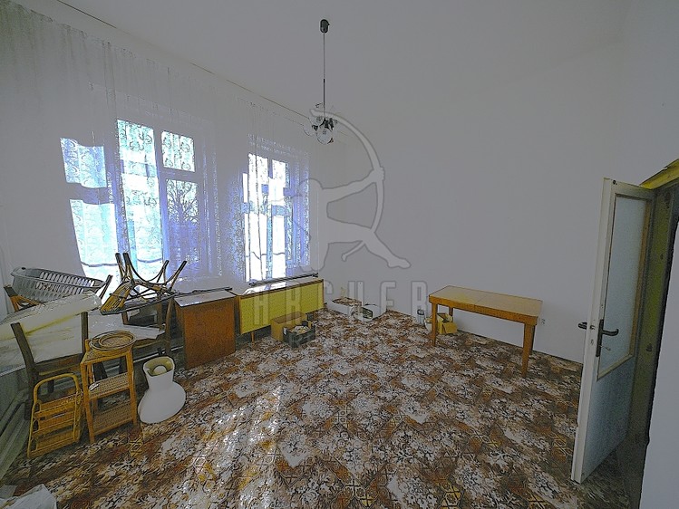Prodej rodinného domu 454 m², pozemek 164 m² - foto 7