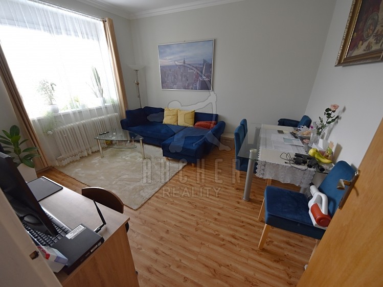 Prodej rodinného domu 255 m², pozemek 384 m² - foto 4