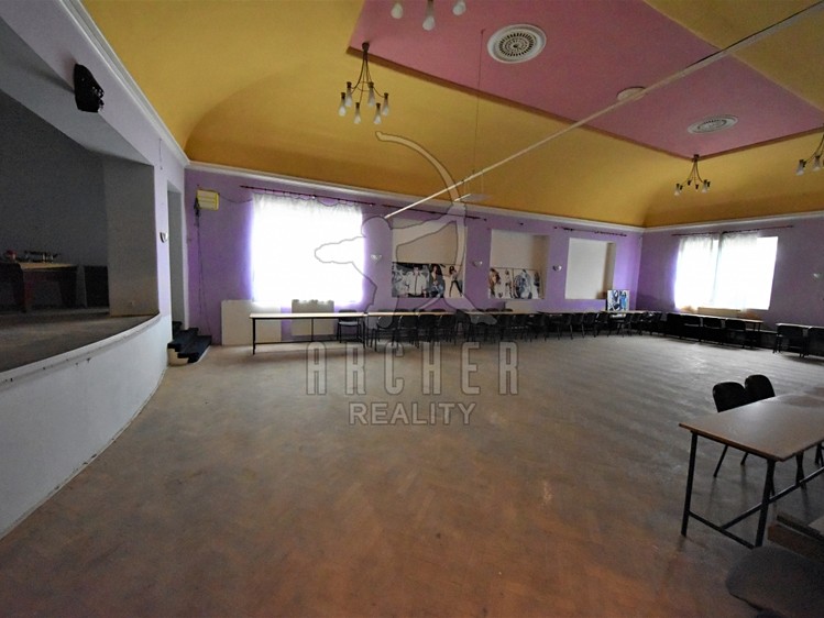 Prodej rodinného domu 770 m², pozemek 1 076 m² - foto 7