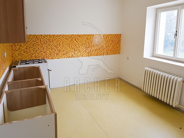 Prodej rodinného domu 282 m², pozemek 588 m² - foto 7