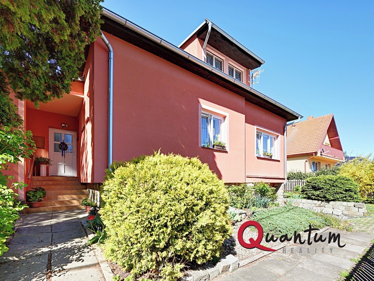 Prodej rodinného domu 169 m², pozemek 1 350 m² - foto 2